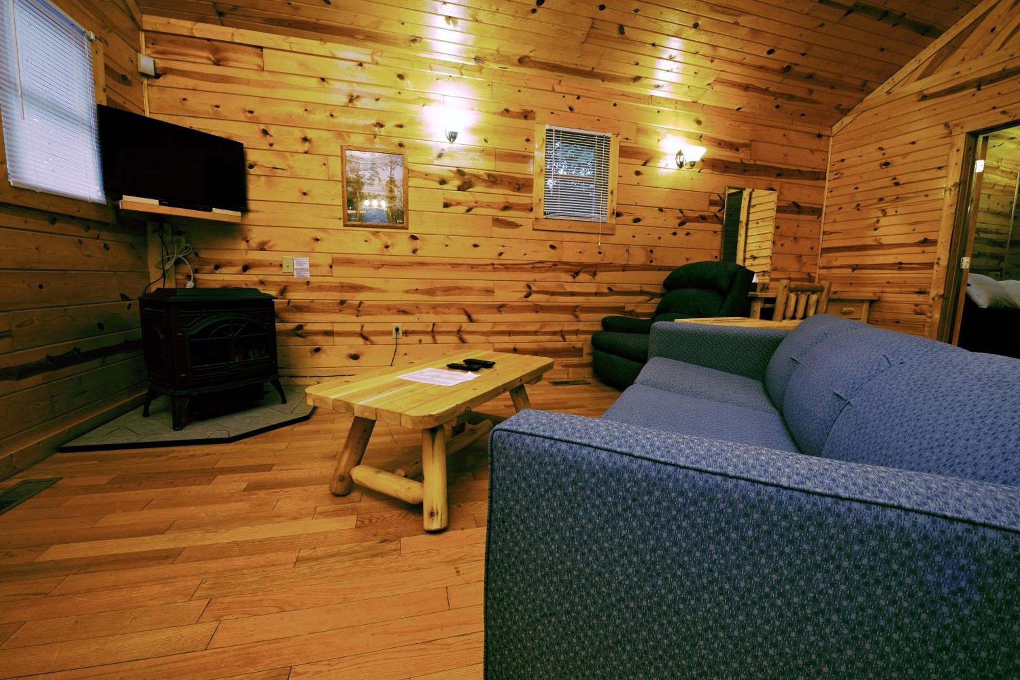 The Cabins At Pine Haven - Beckley Beaver Ngoại thất bức ảnh