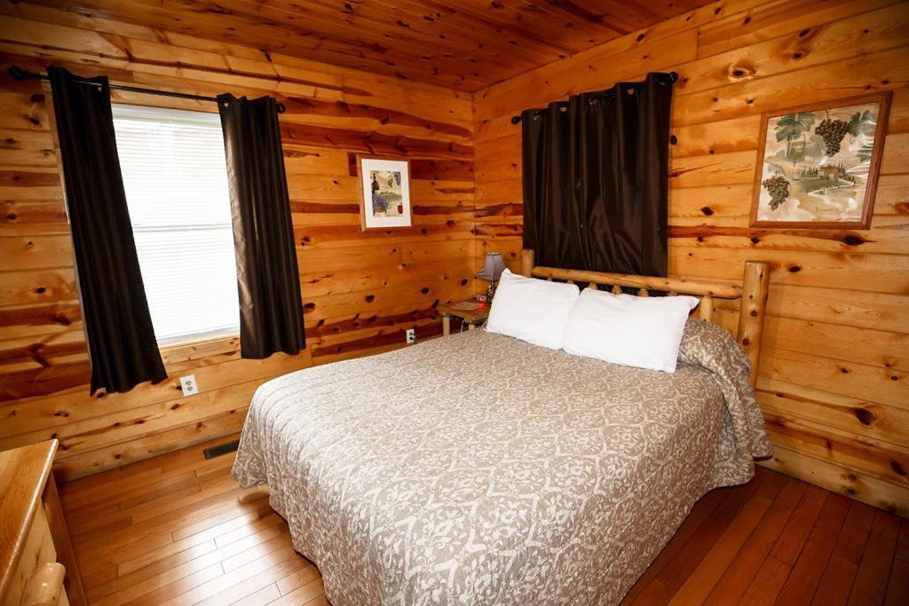 The Cabins At Pine Haven - Beckley Beaver Ngoại thất bức ảnh
