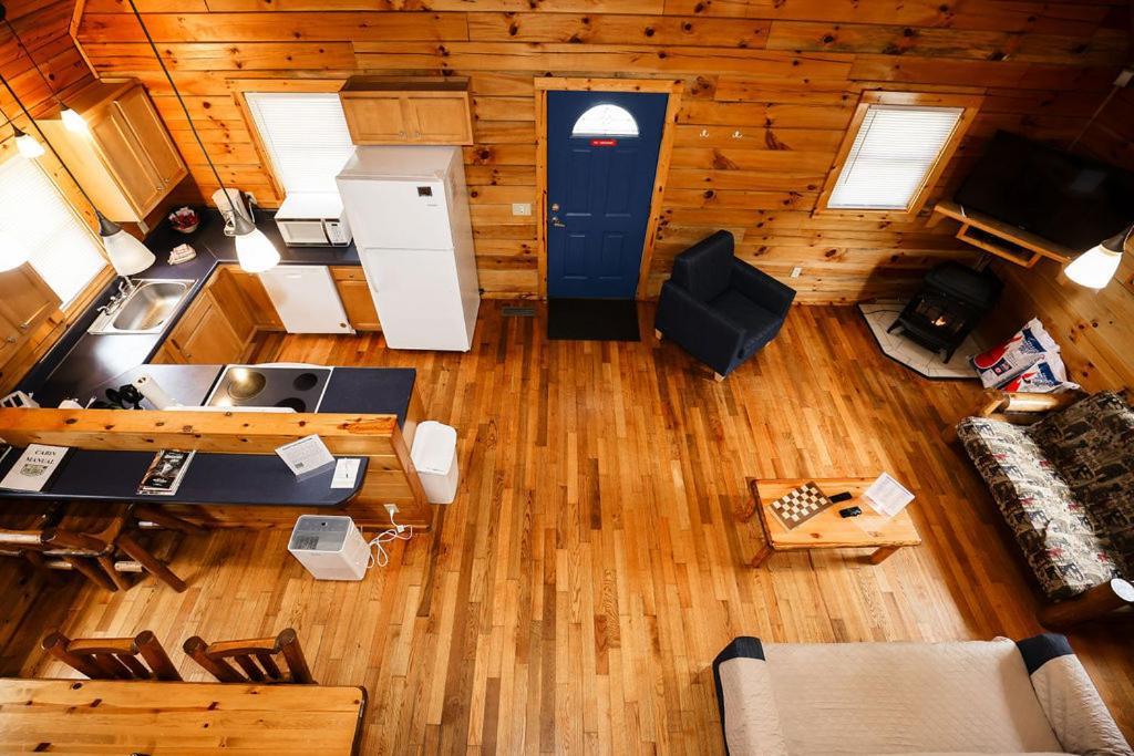 The Cabins At Pine Haven - Beckley Beaver Ngoại thất bức ảnh